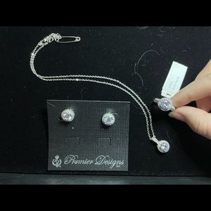 Premier Designs “Laura” earrings #30478